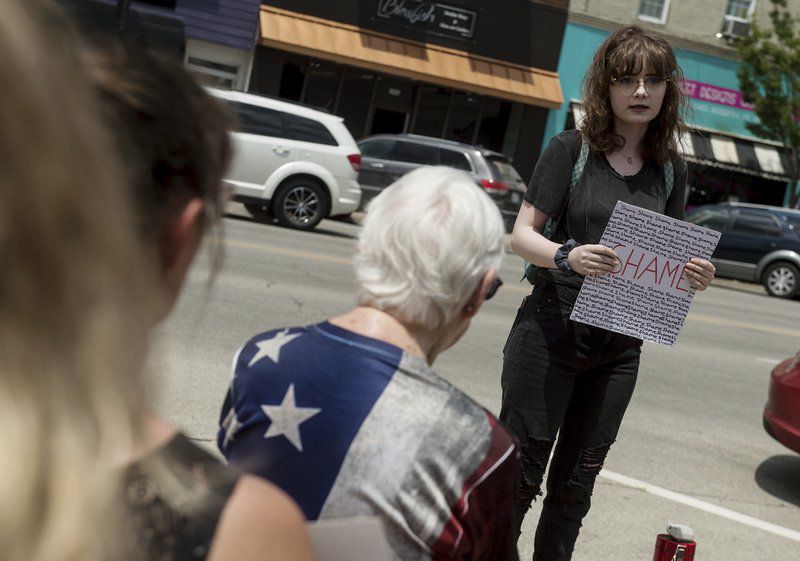 Pittsburg protesters call for closure of border detention centers
